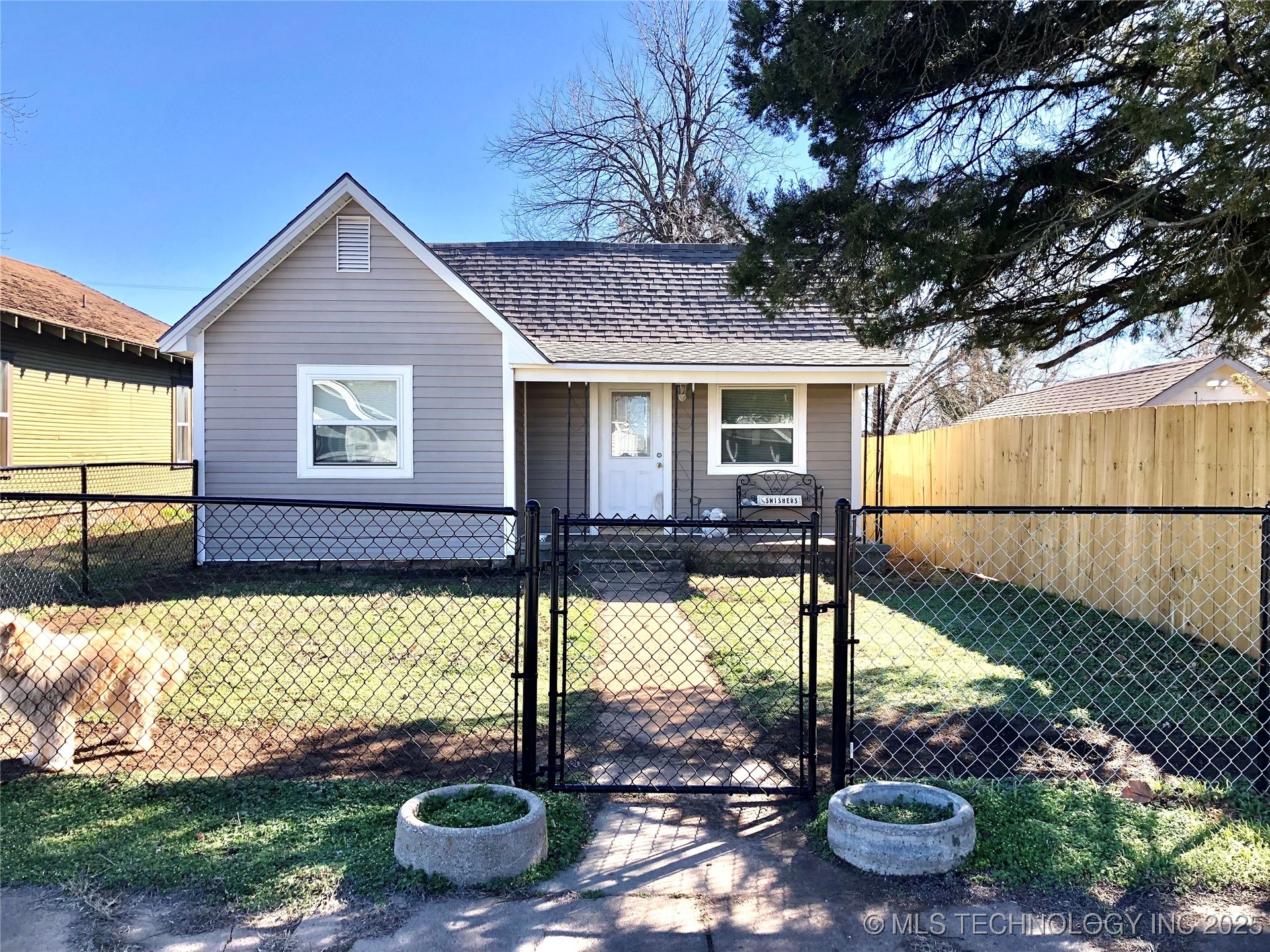 219 E 6th Street Property Photo