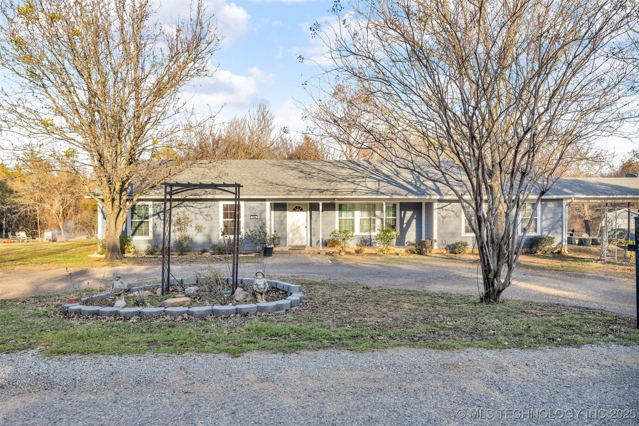 559 E 4th Street Property Photo