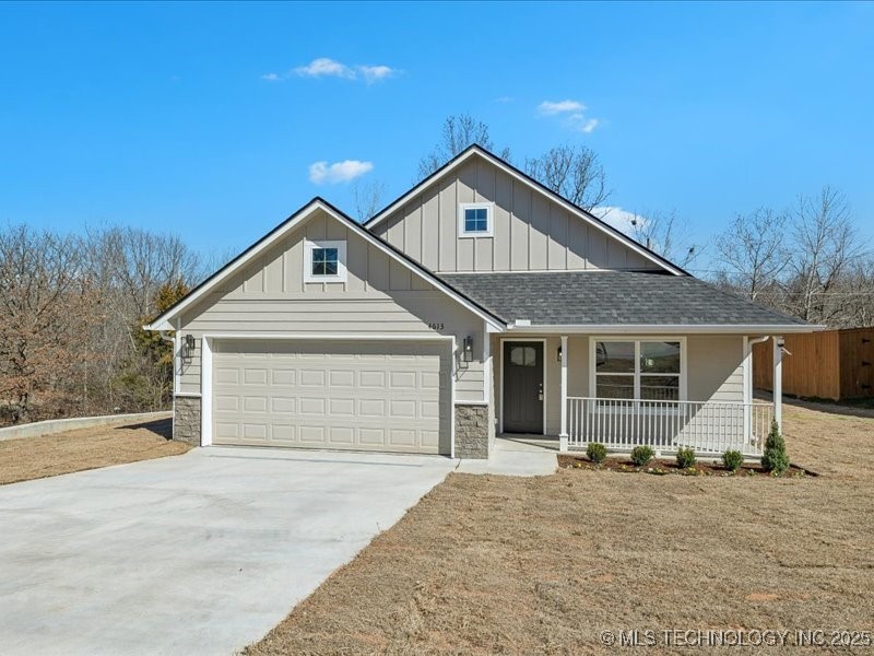 4613 S Linwood Drive Property Photo 1