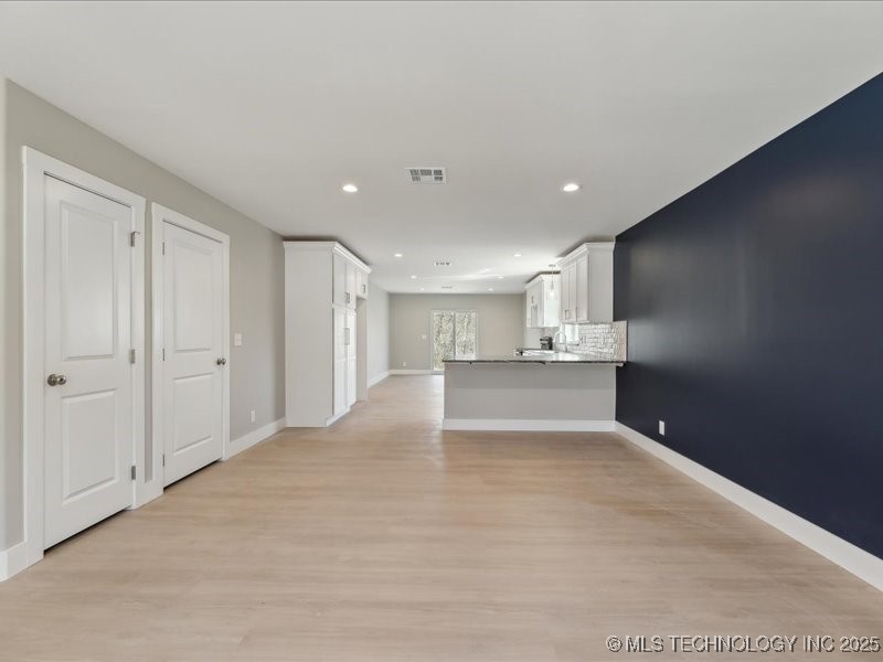 4613 S Linwood Drive Property Photo 4