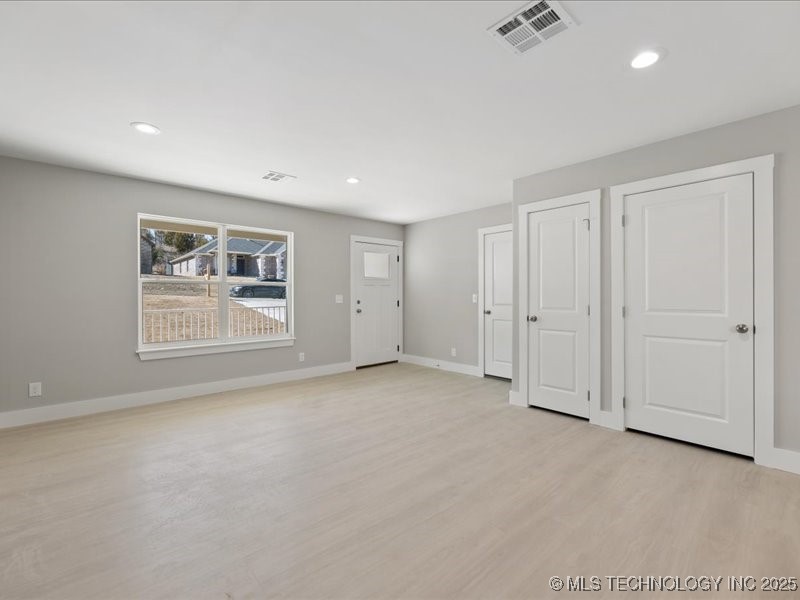 4613 S Linwood Drive Property Photo 5