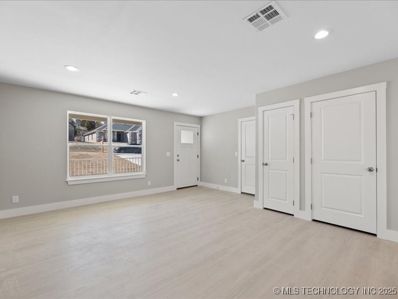 4613 S Linwood Drive Property Photo 6