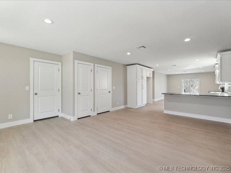 4613 S Linwood Drive Property Photo 7