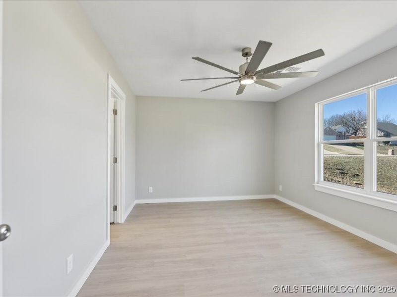 4613 S Linwood Drive Property Photo 18