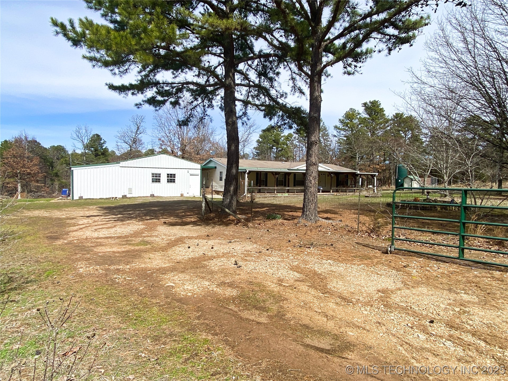 476359 E 791 Road Property Photo
