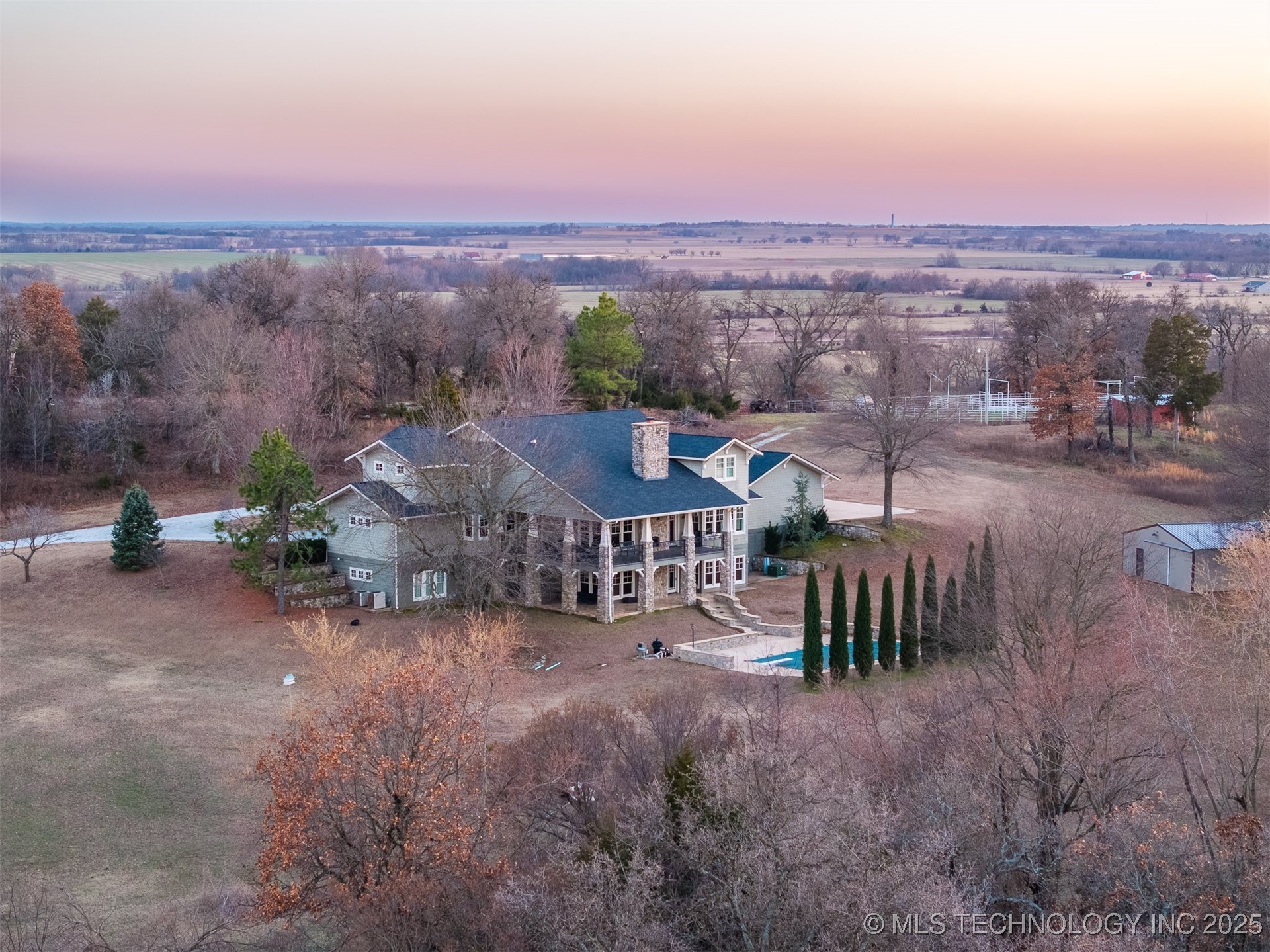 49721 E 95 Road Property Photo