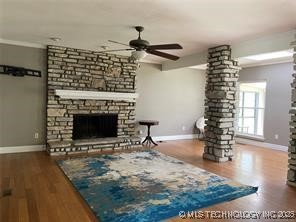 6333 S Richmond Avenue Property Photo 3