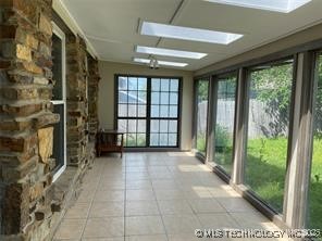 6333 S Richmond Avenue Property Photo 6