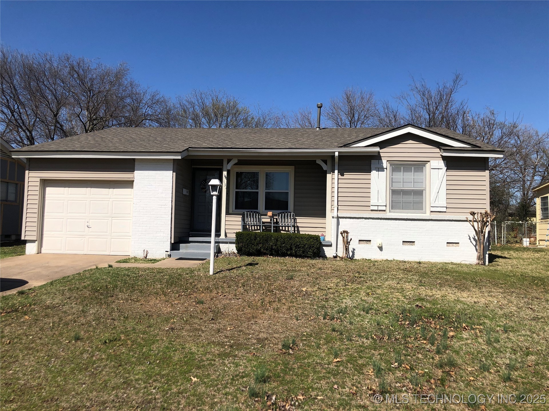 1431 E Jones Avenue Property Photo
