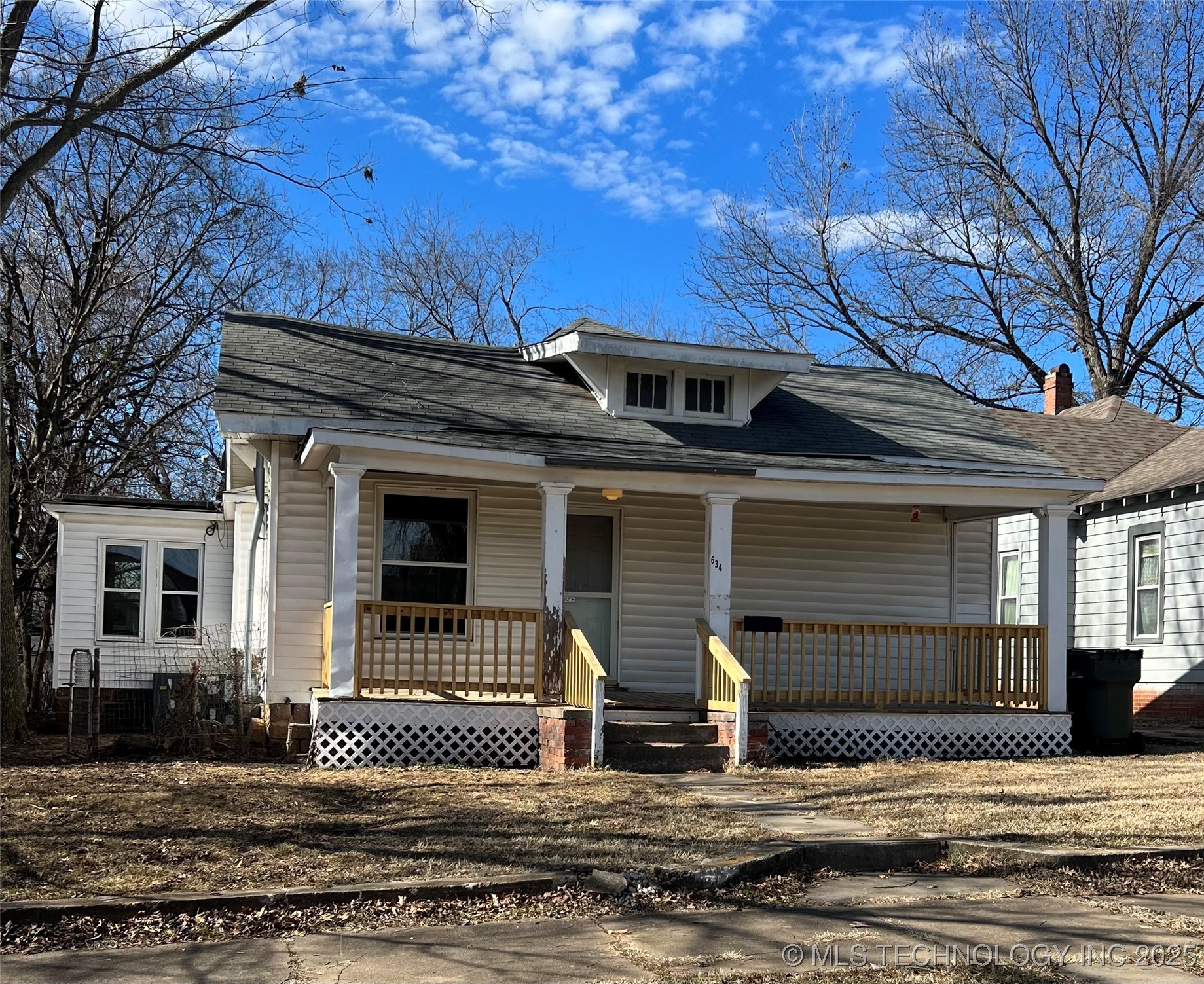634 S Poplar Street Property Photo