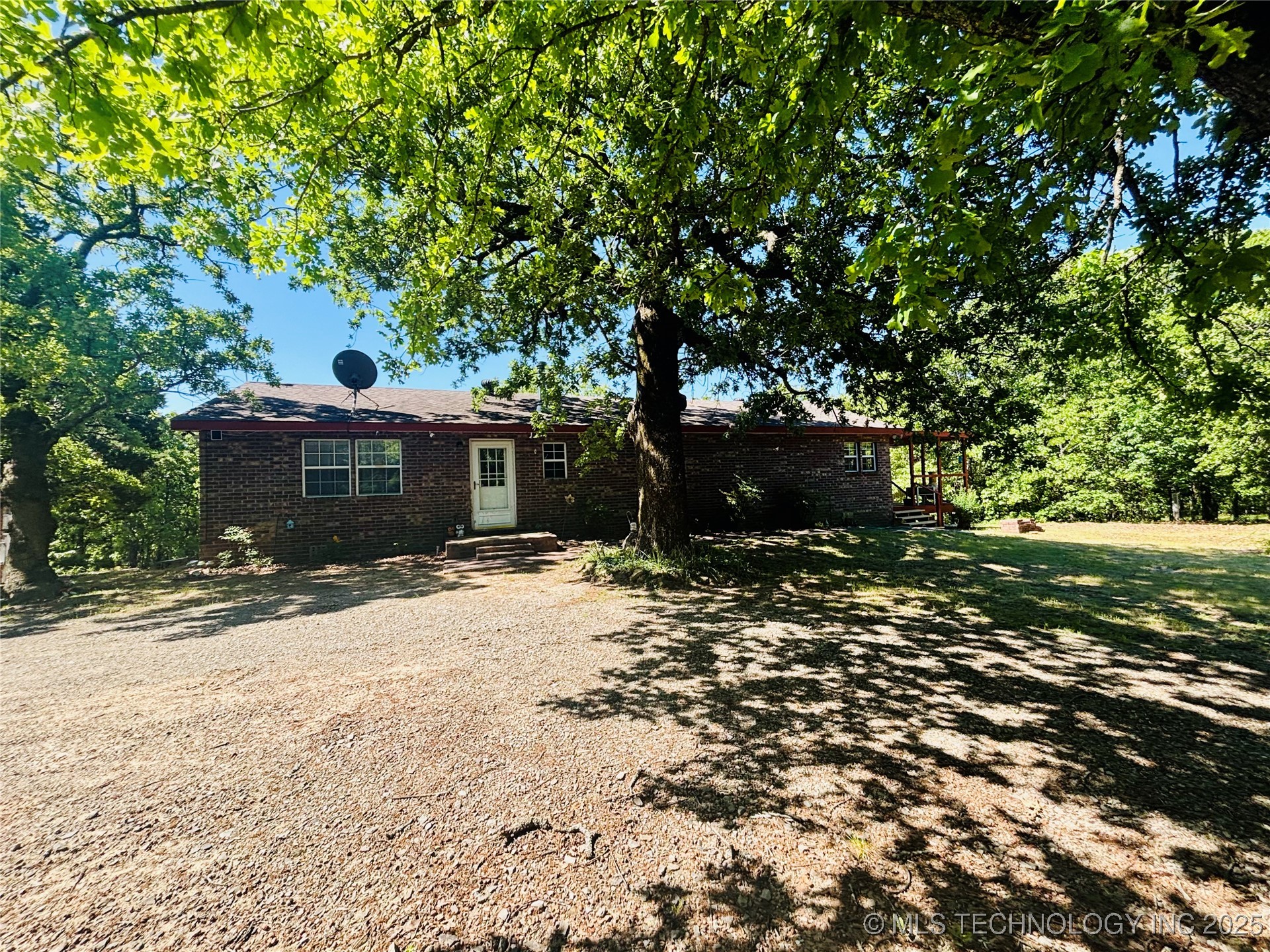 426442 E 1160 Road Property Photo