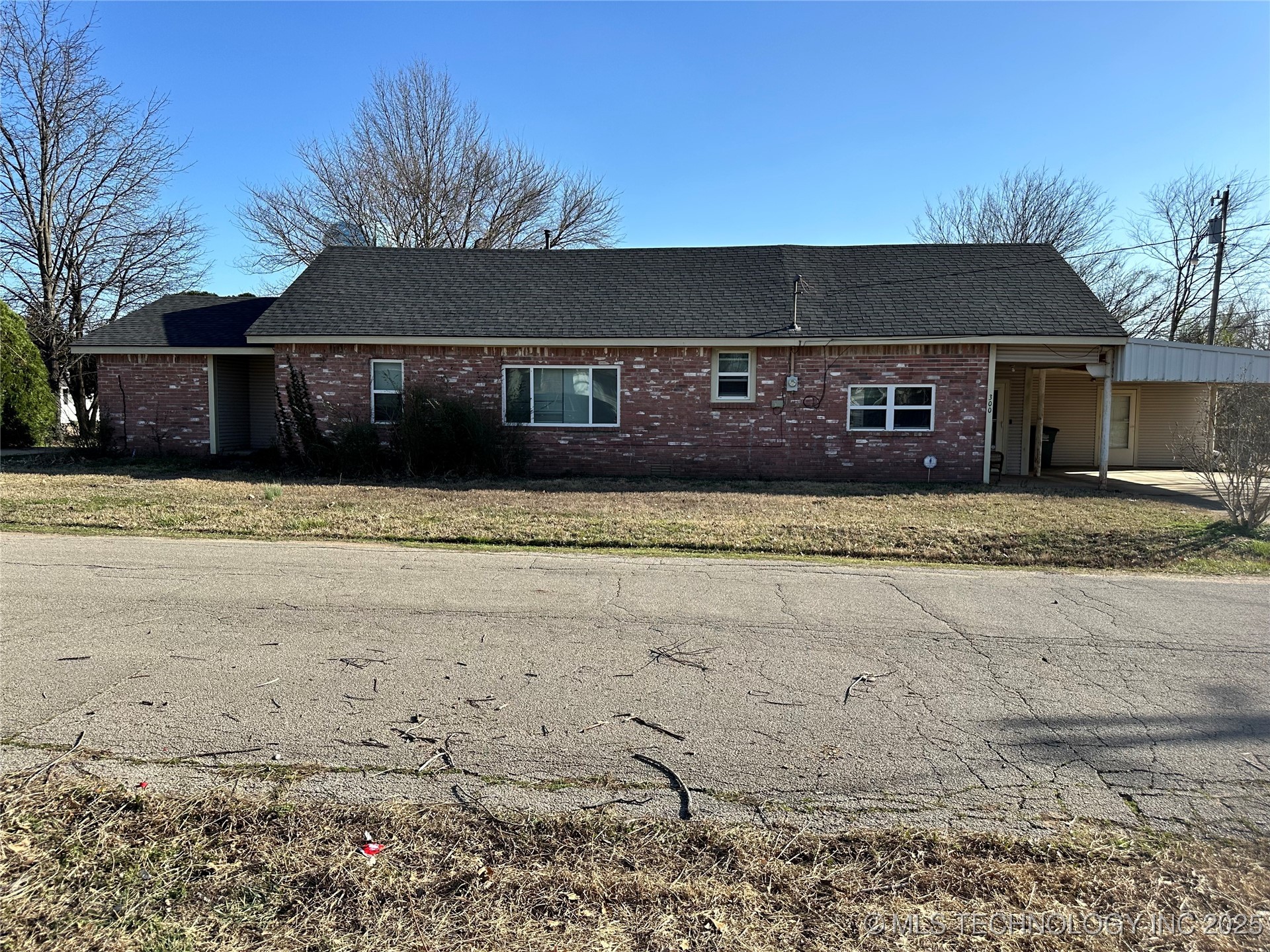 300 W 1st Avenue Property Photo