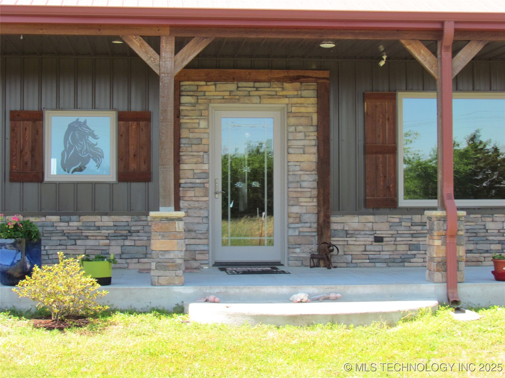 370 Stephens Road Property Photo