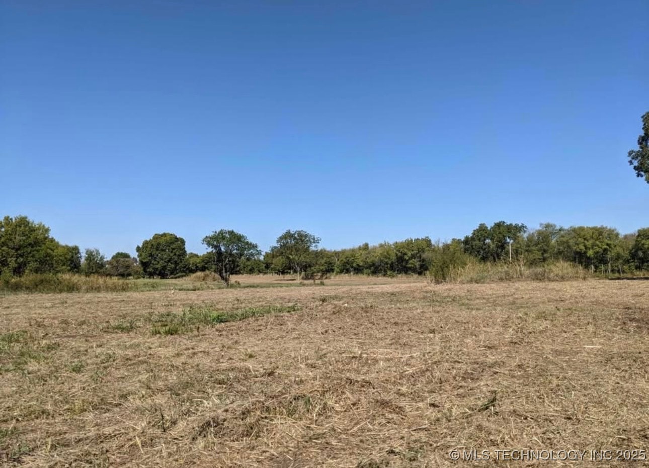 13950 E 380 Road Property Photo 2