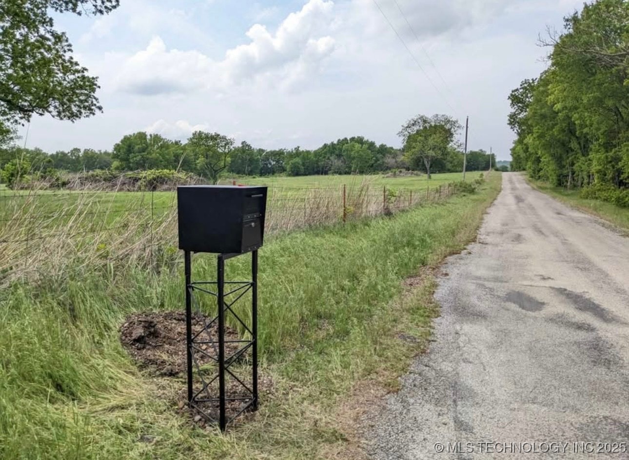 13950 E 380 Road Property Photo 3