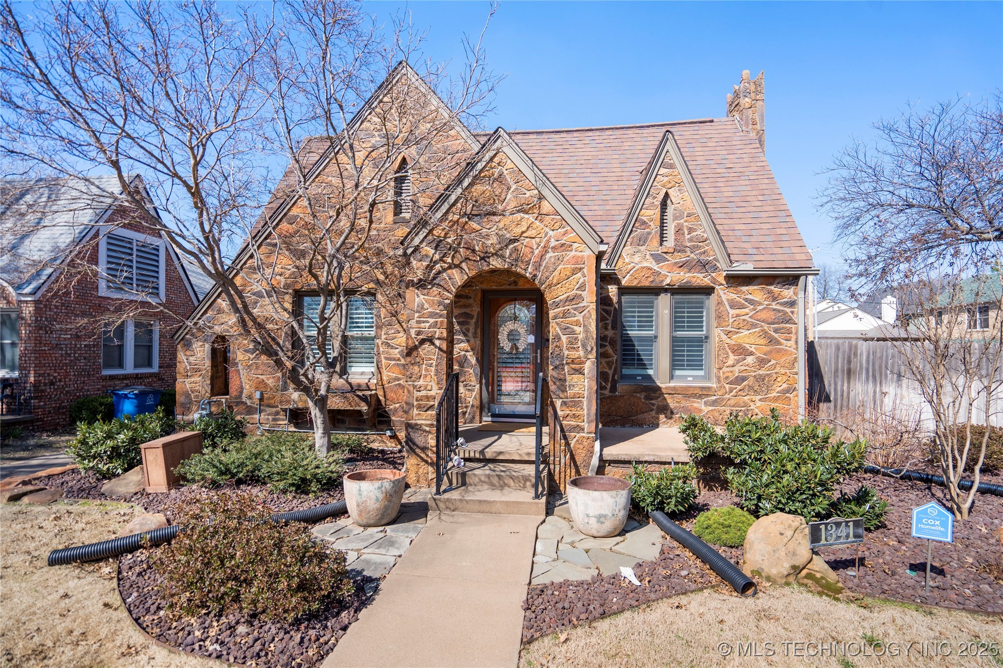 1341 E 35th Street Property Photo