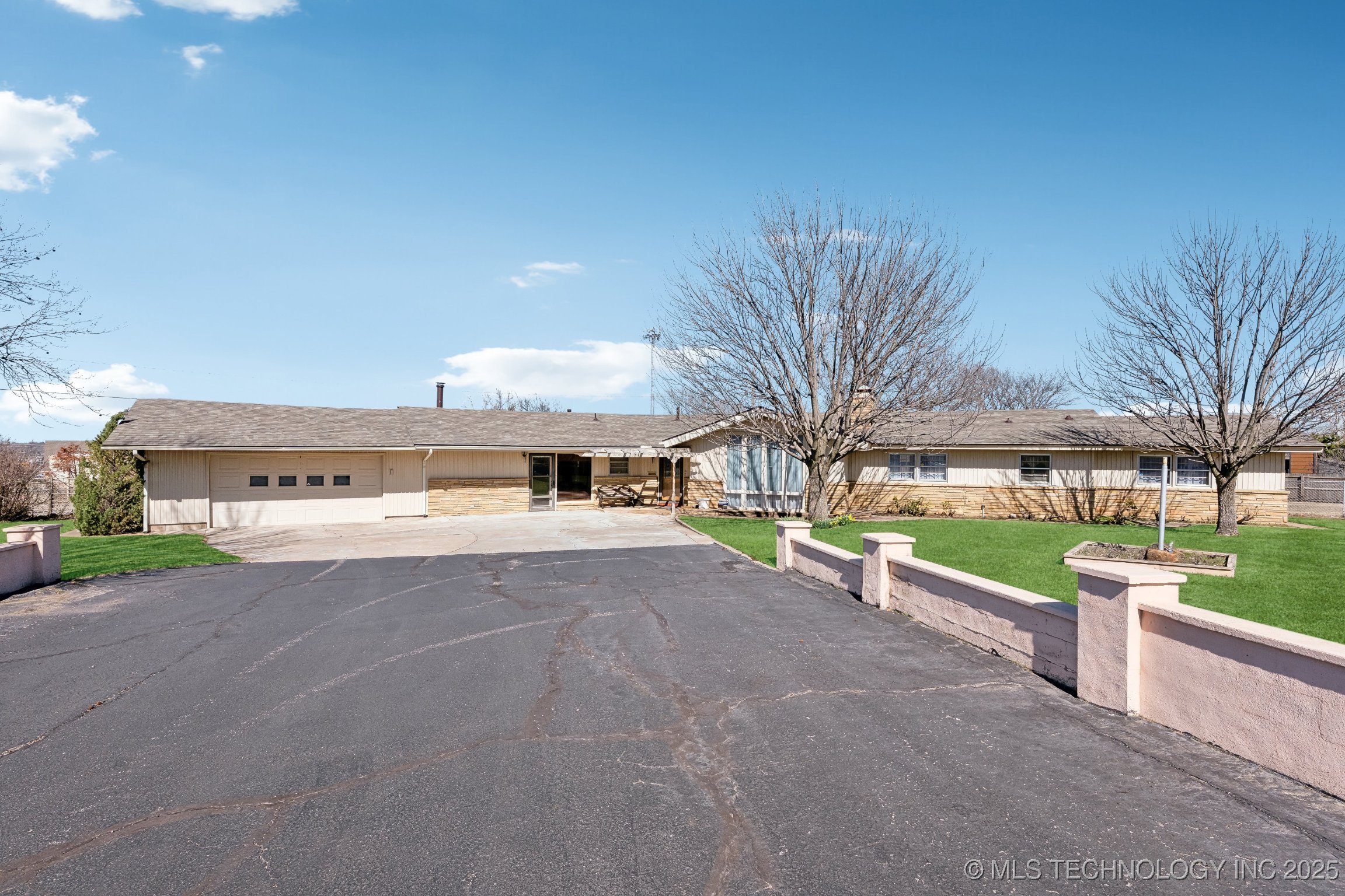 2131 S Memorial Drive S Property Photo