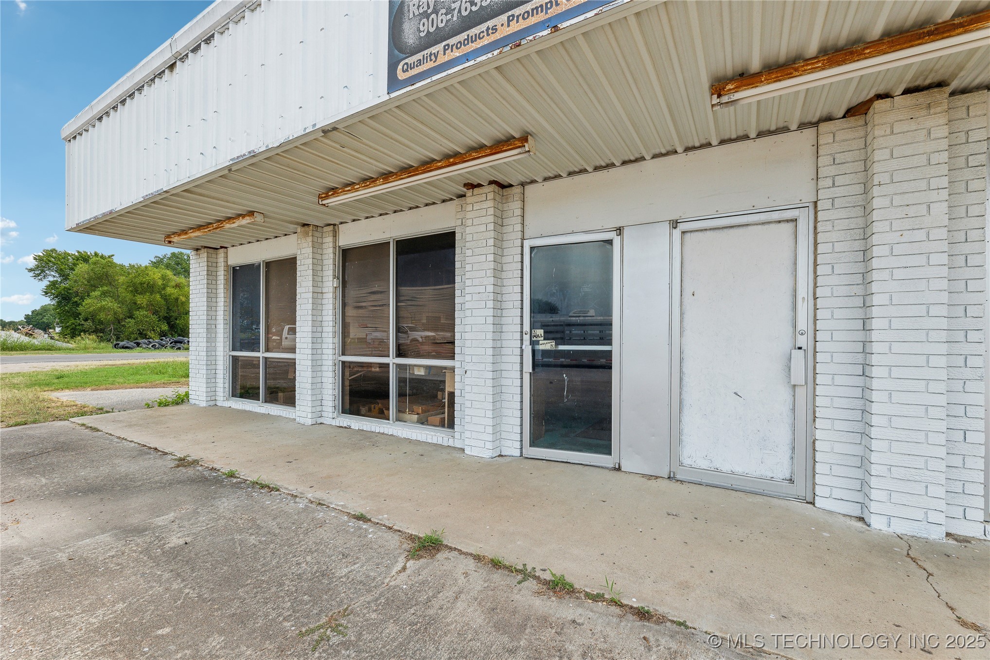 1410 N 1st Avenue Property Photo