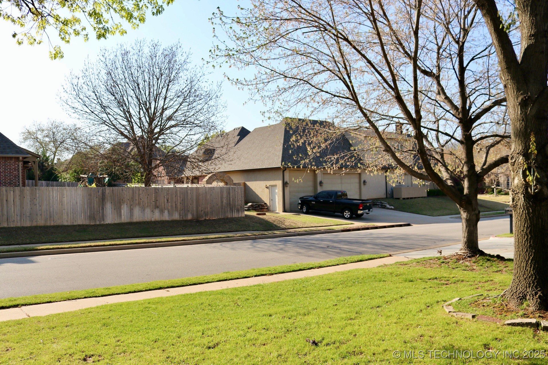 10213 S 88th East Avenue Property Photo 6