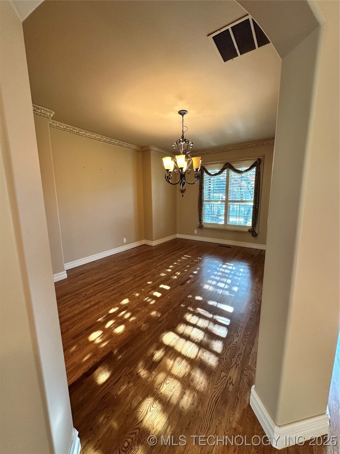 10213 S 88th East Avenue Property Photo 12