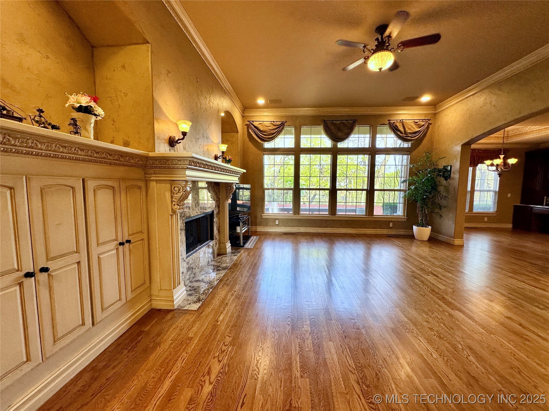 10213 S 88th East Avenue Property Photo 21