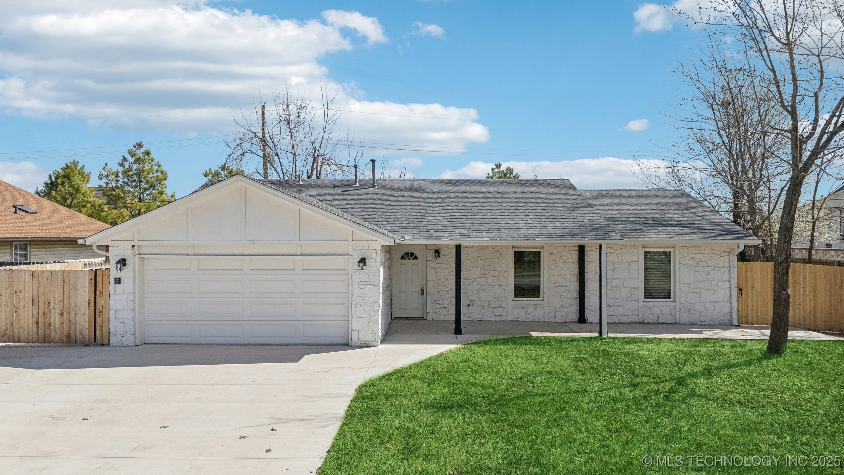 11543 S Douglas Avenue Property Photo