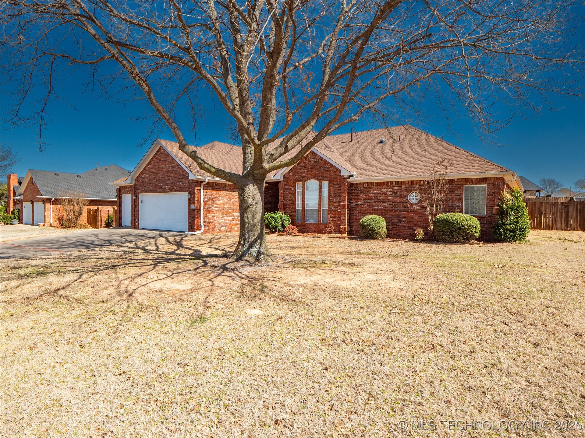 2104 Country Springs Property Photo 1
