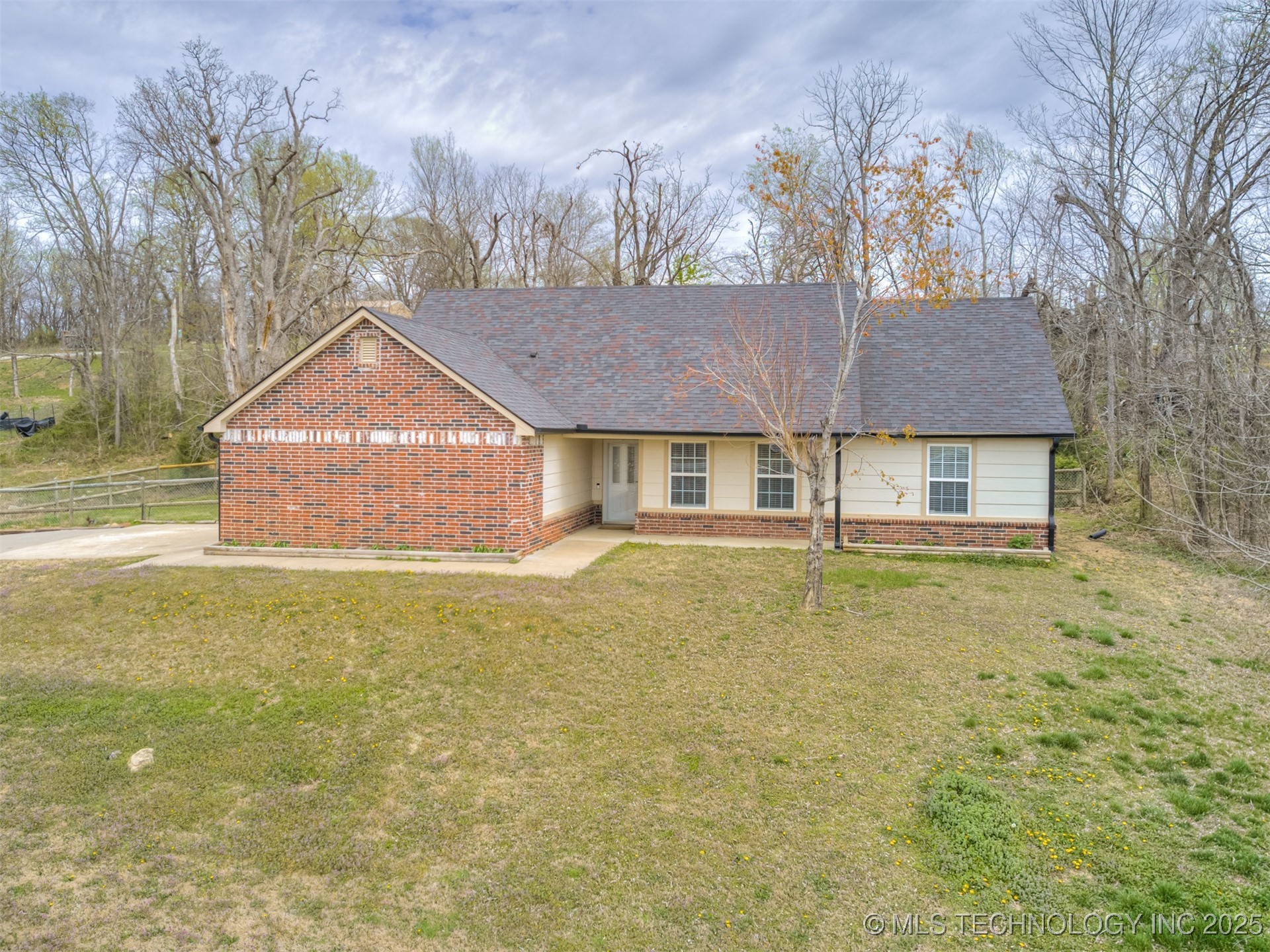 21507 S Falyn Road Property Photo