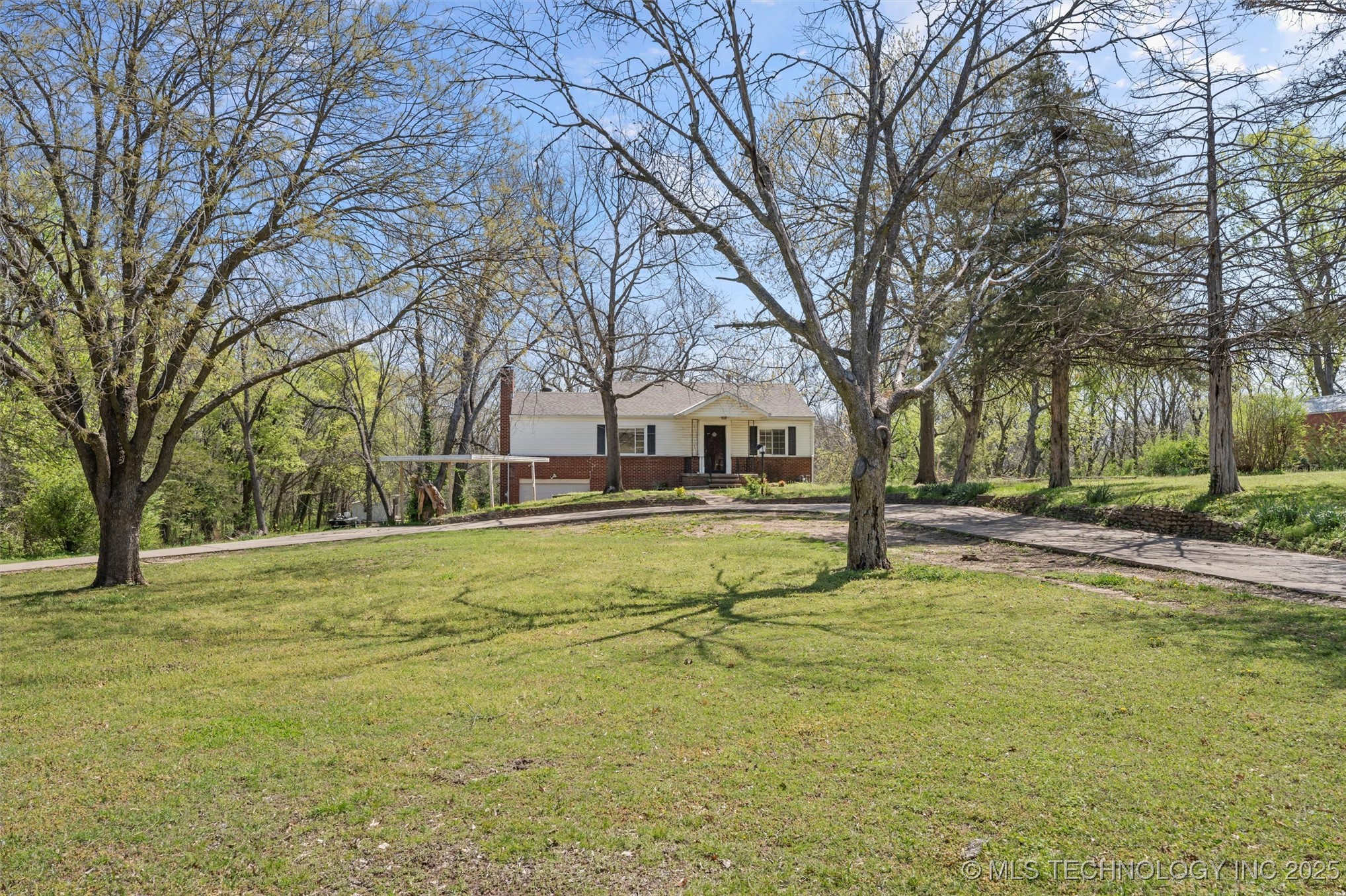 2076 Southview Avenue Property Photo