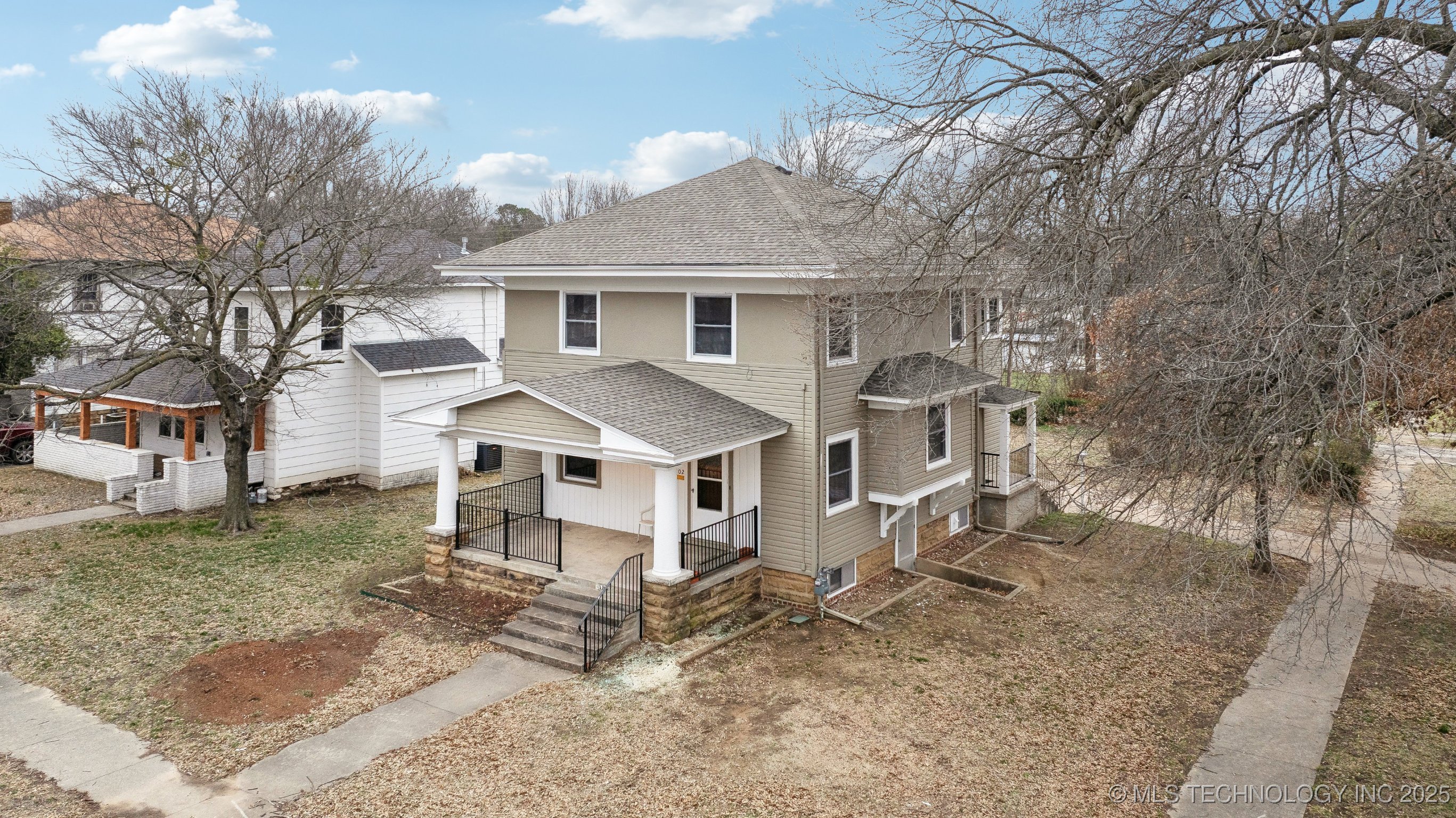 1102 E 6th Street Property Photo