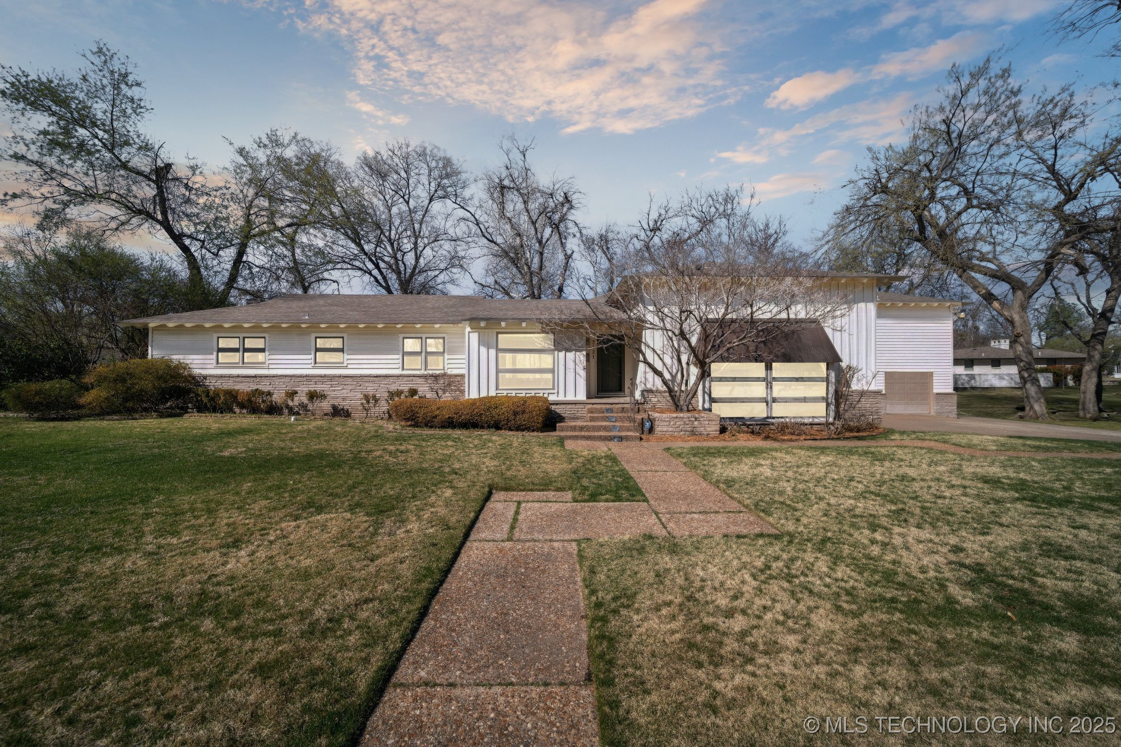 3121 E 33rd Street Property Photo