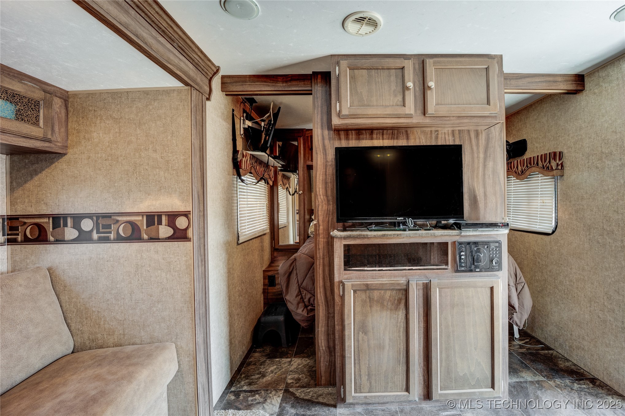 15247 W Phillips Property Photo 22