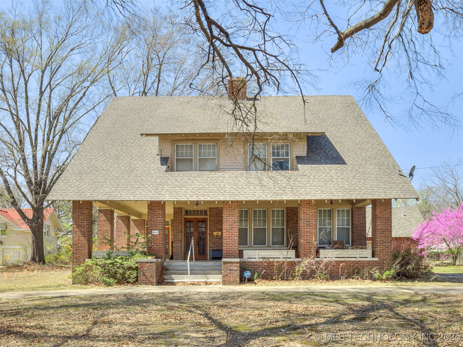 820 N Grand Avenue Property Photo
