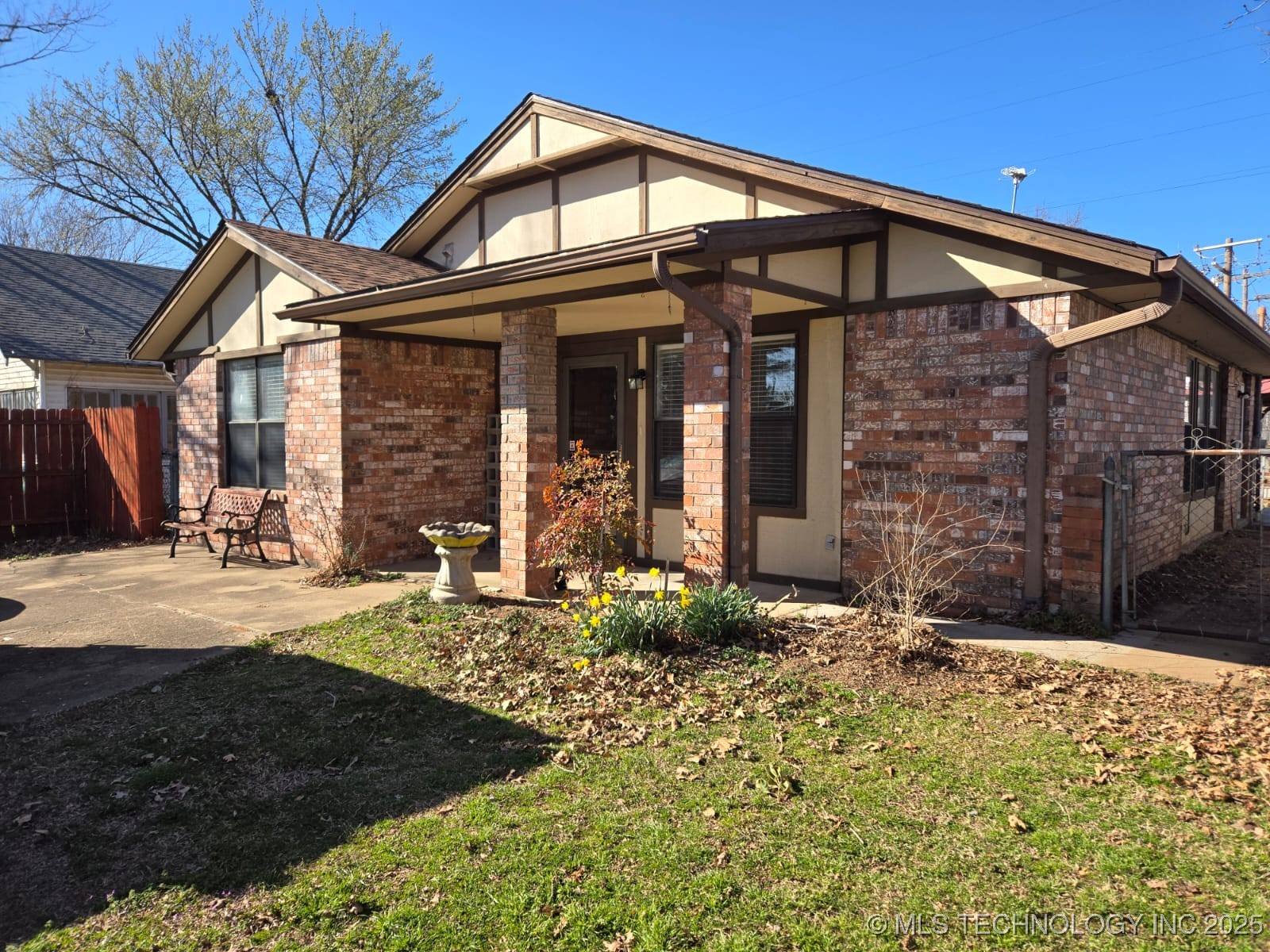 1235 E Jackson Avenue N Property Photo