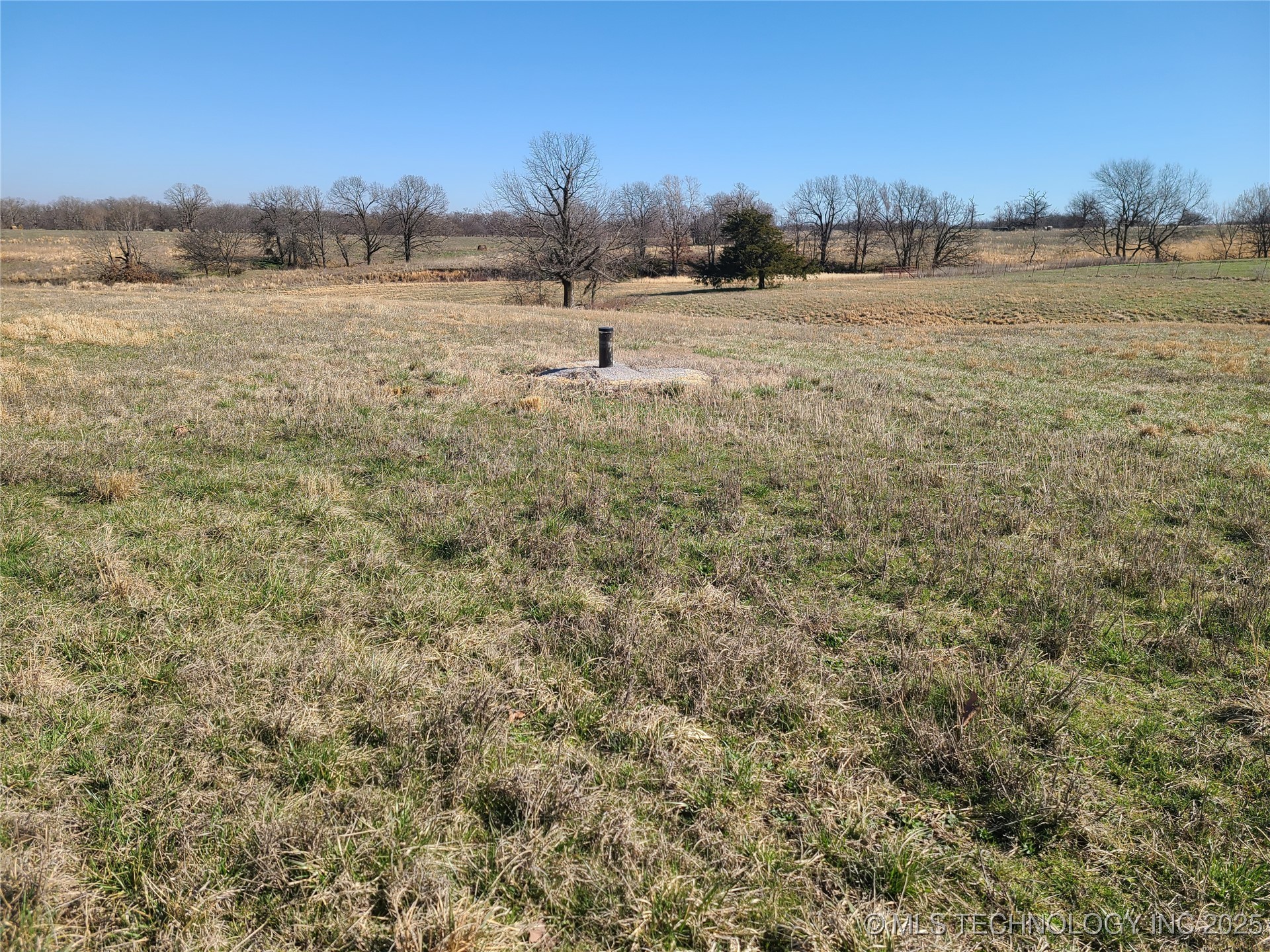 469359 E 660 Road Property Photo