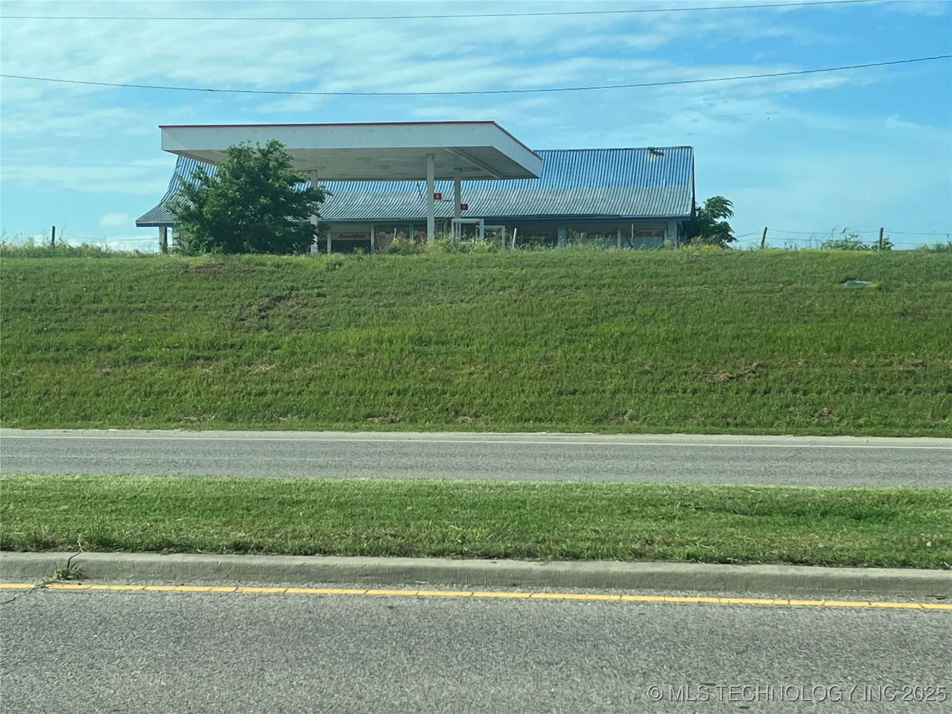 1501 Memorial Drive Property Photo
