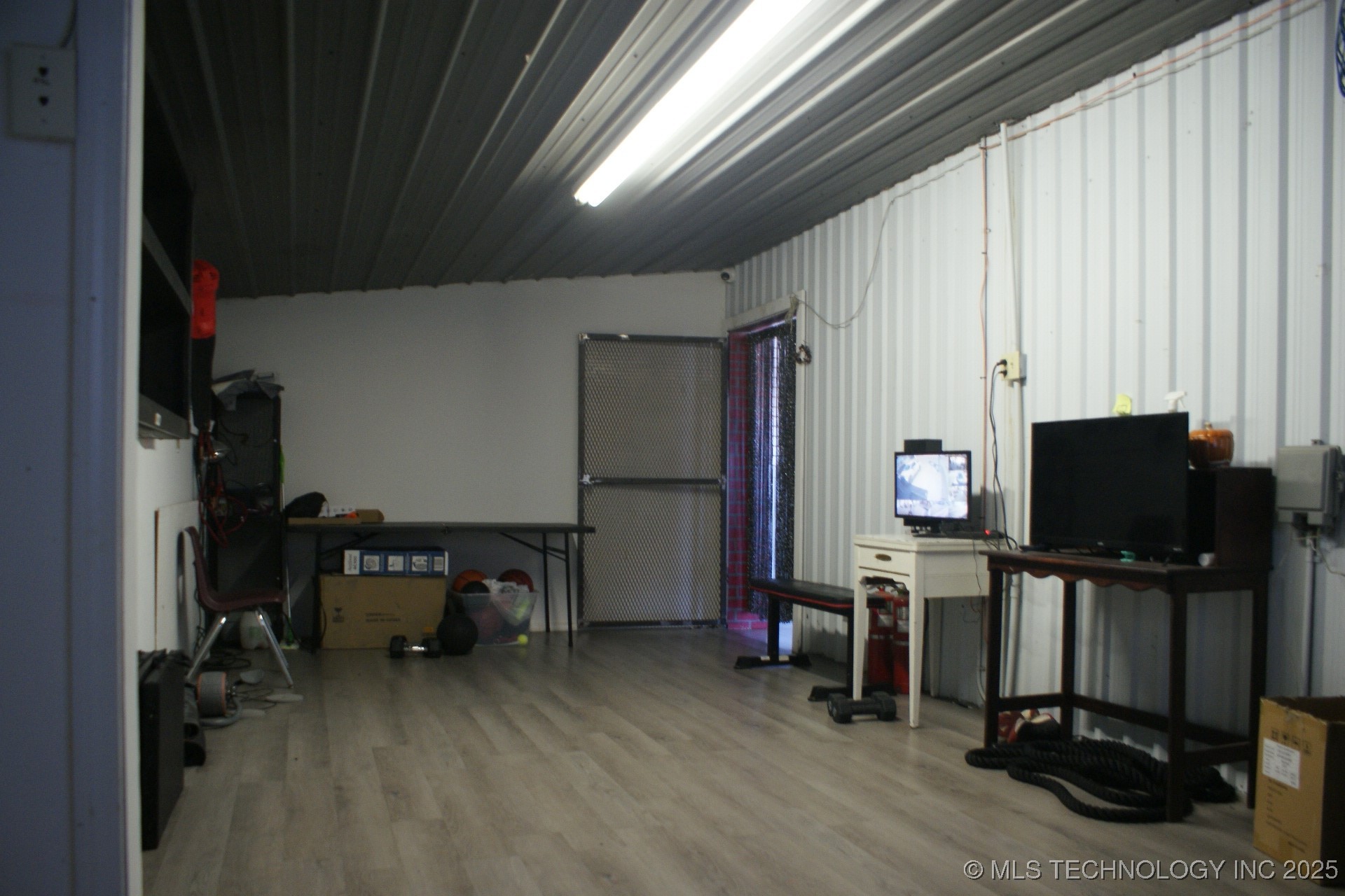 1011 E Tulsa Avenue Property Photo 9