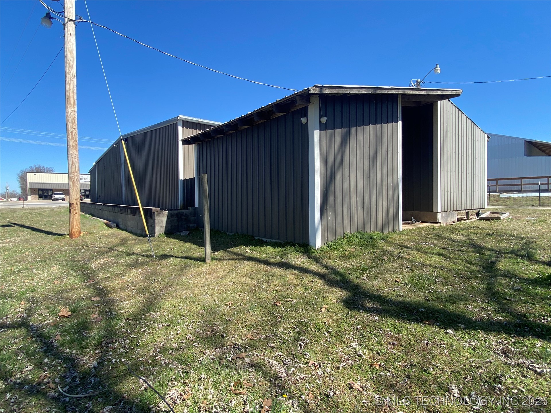 1011 E Tulsa Avenue Property Photo 24