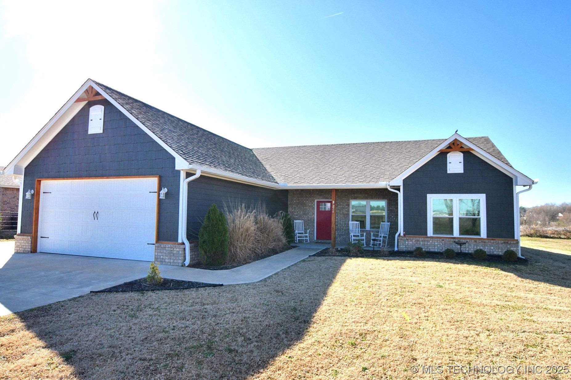 216 E Willis Road Property Photo 1