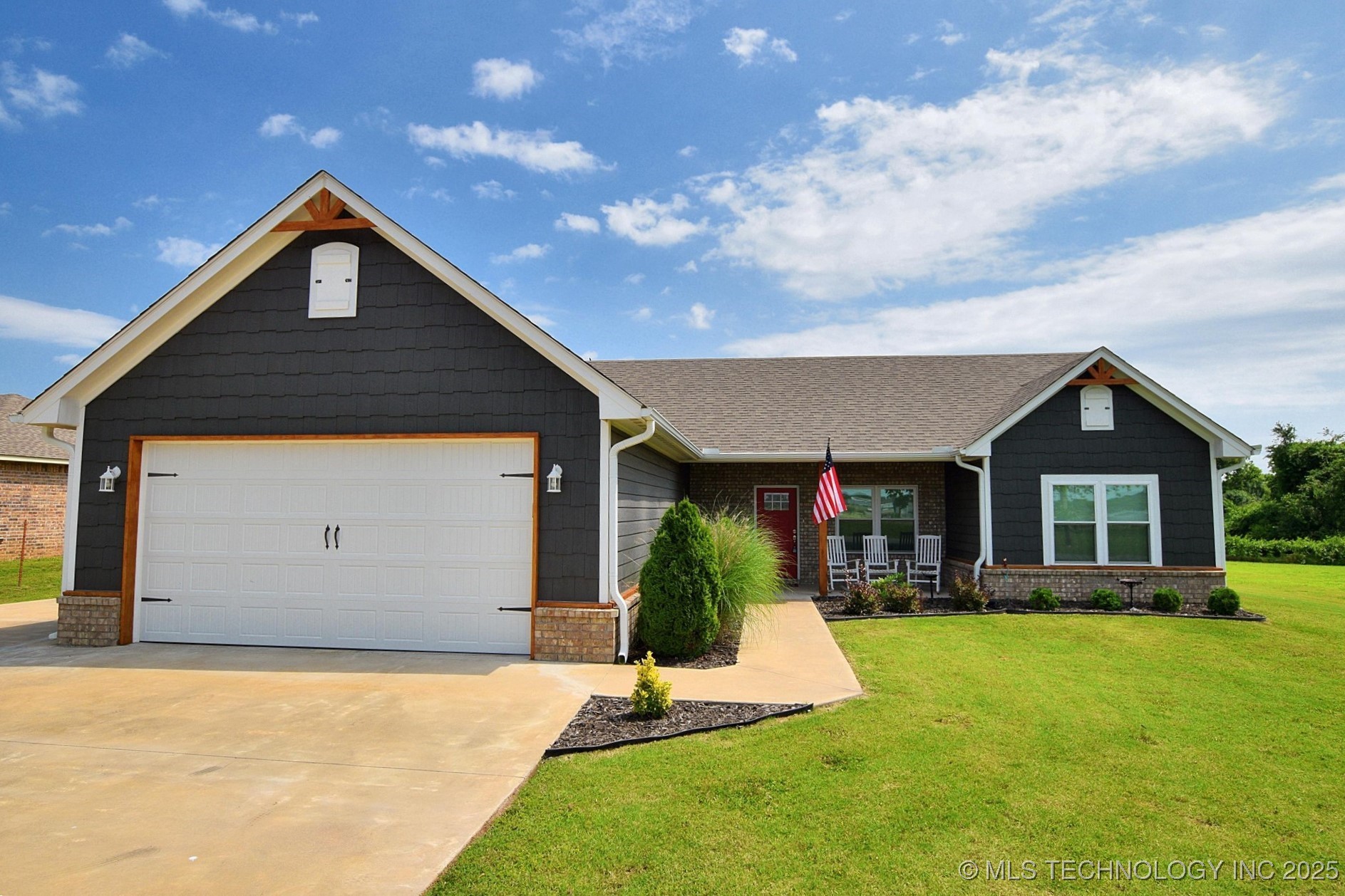 216 E Willis Road Property Photo 1
