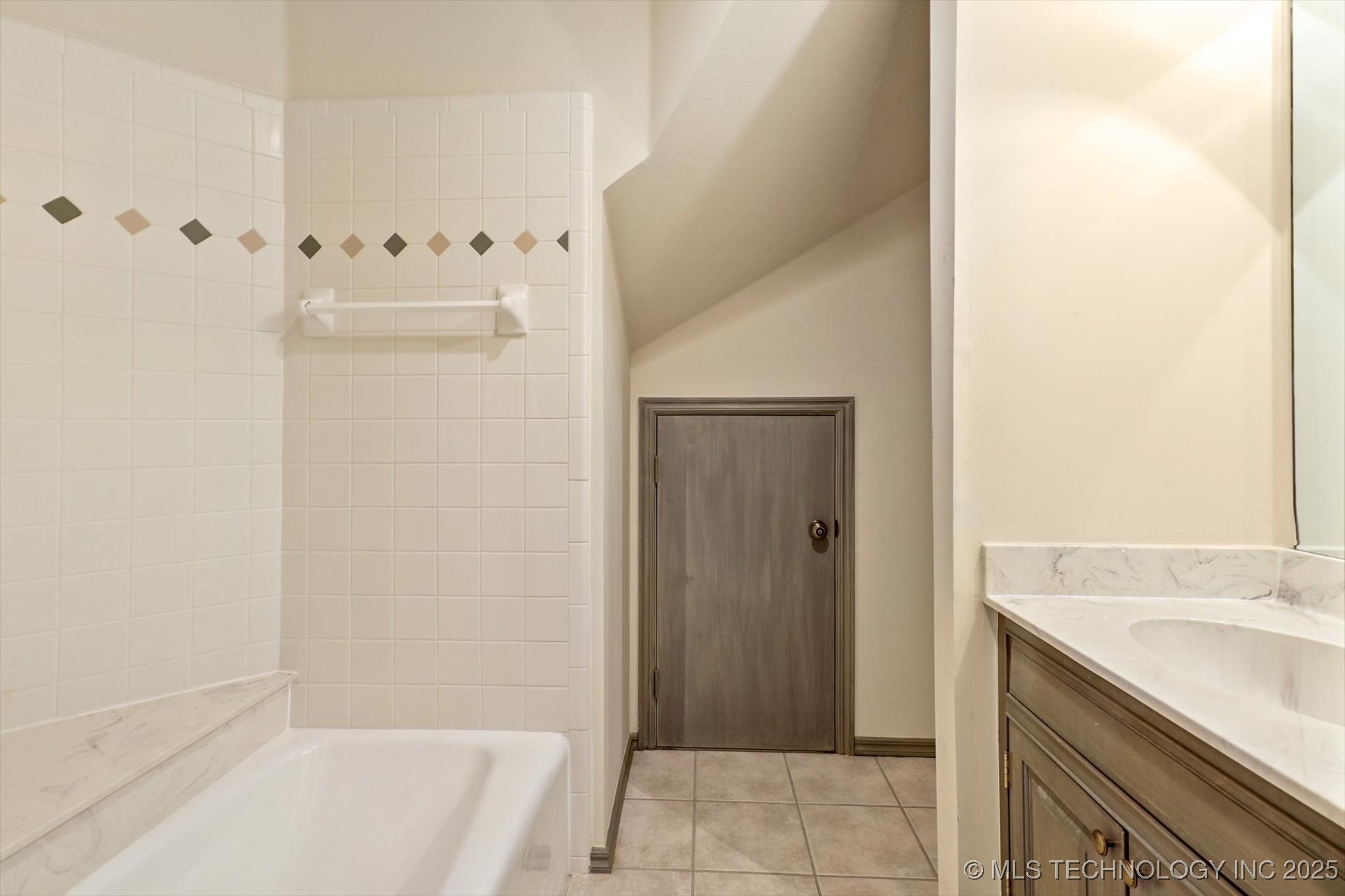 11227 S Vandalia Avenue Property Photo 40