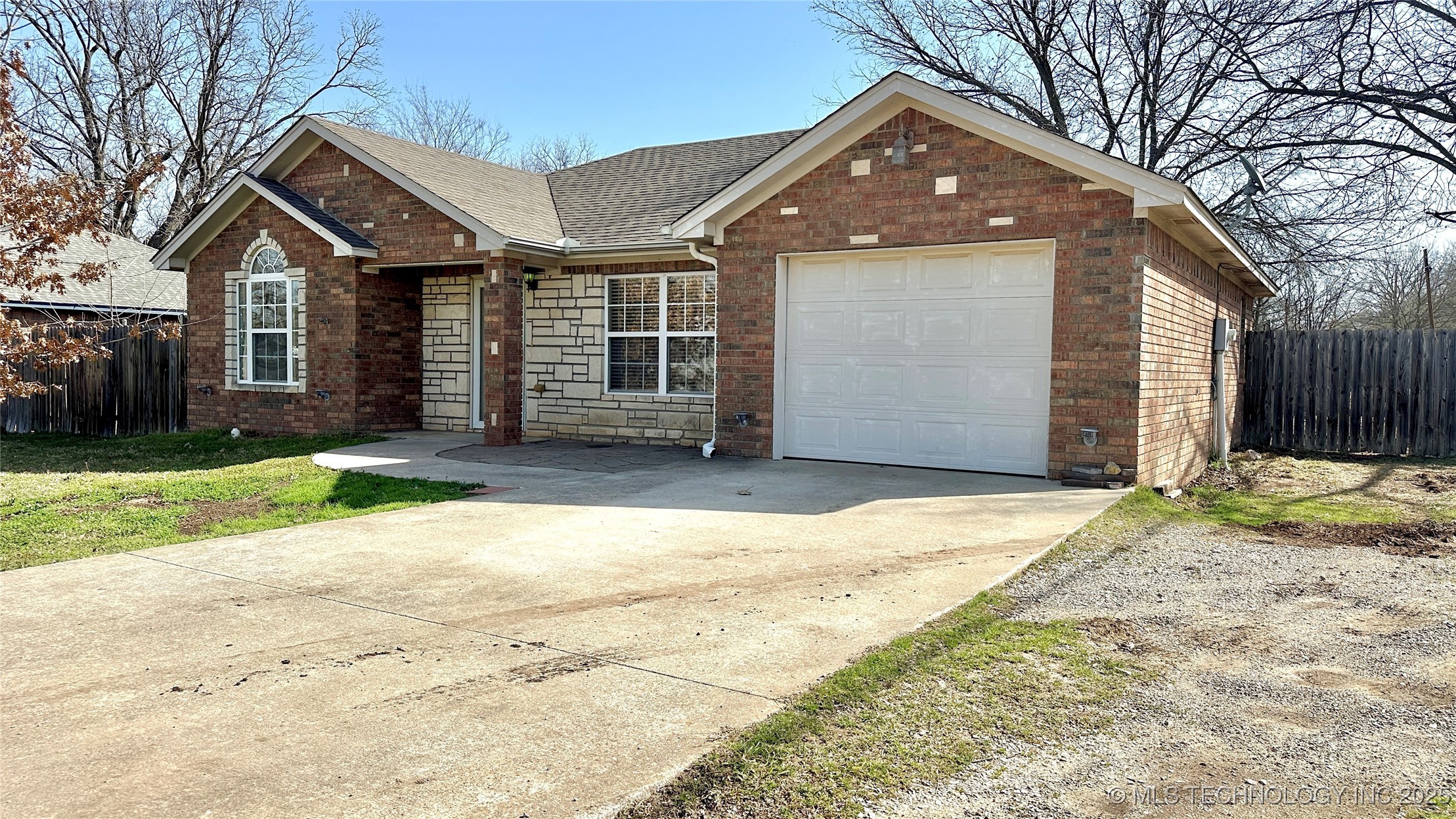 2452 Newport Property Photo