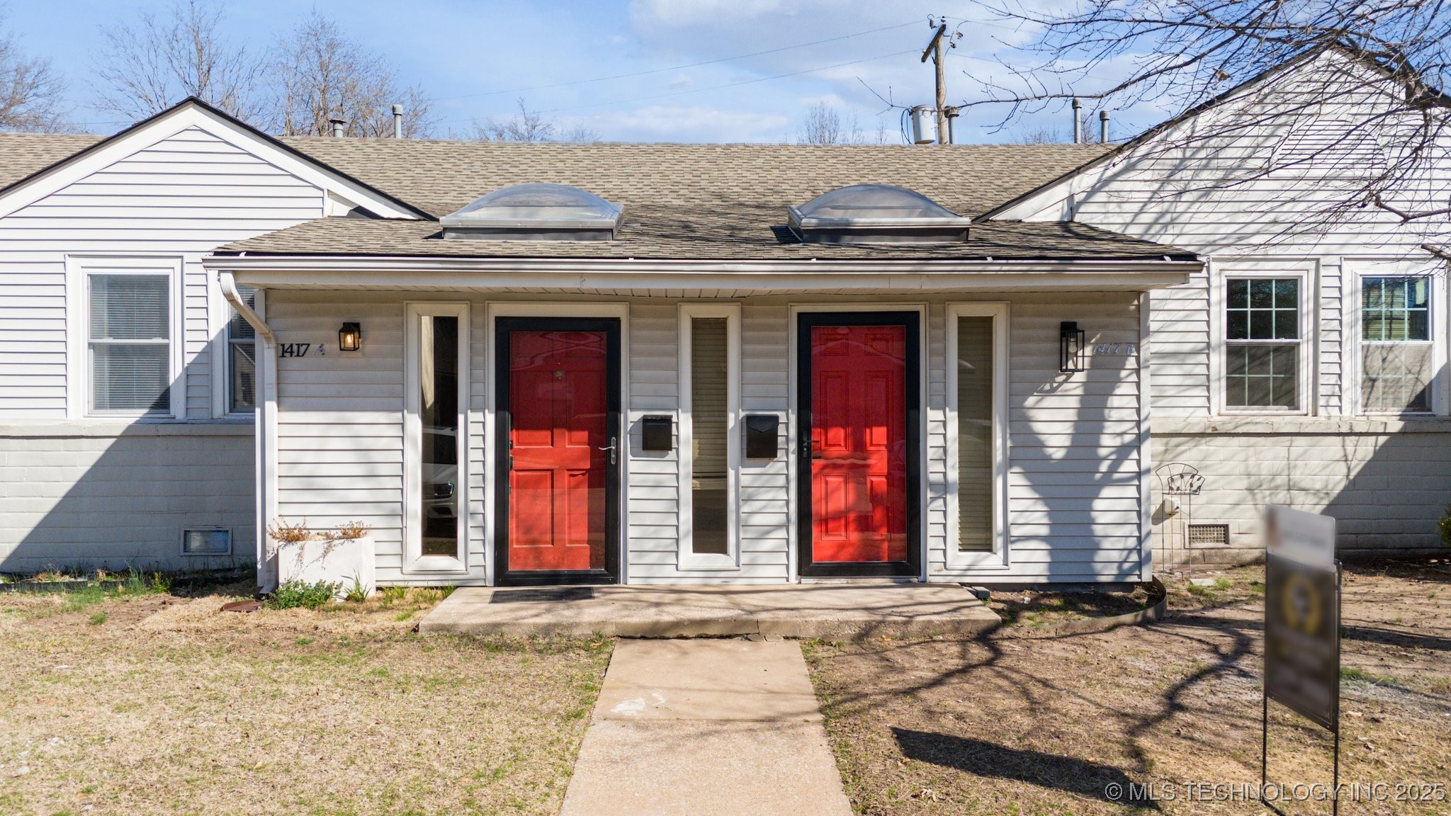 1417 E 38th Place 1417b Property Photo