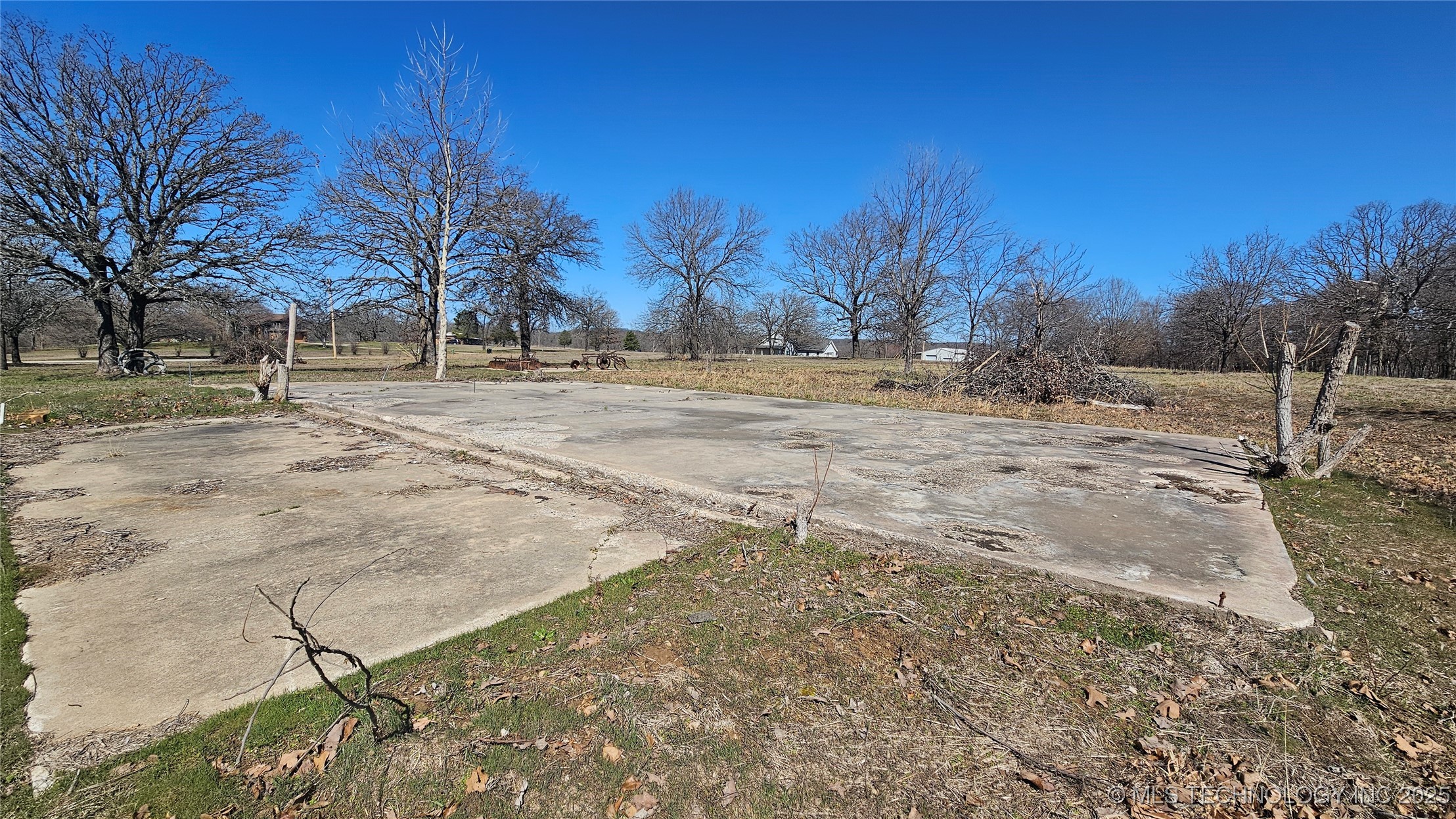 19120 Dripping Springs Road Property Photo 12