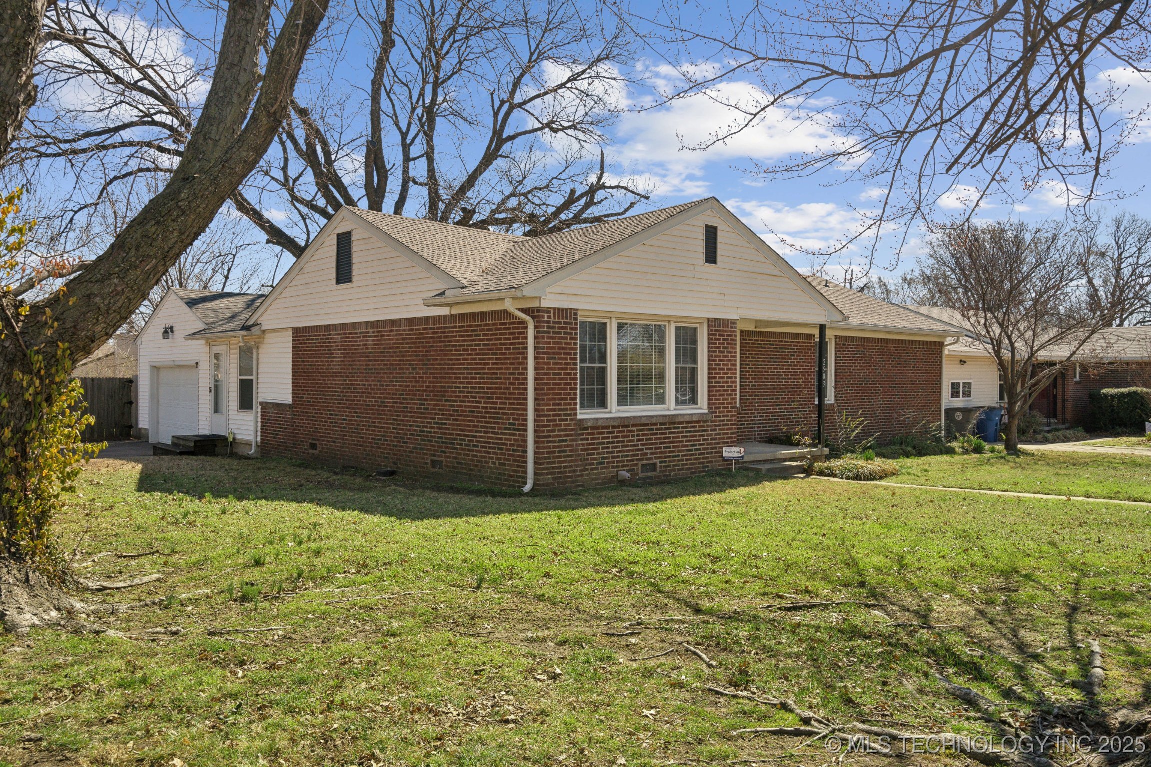 2503 S Pittsburg Avenue Property Photo 3