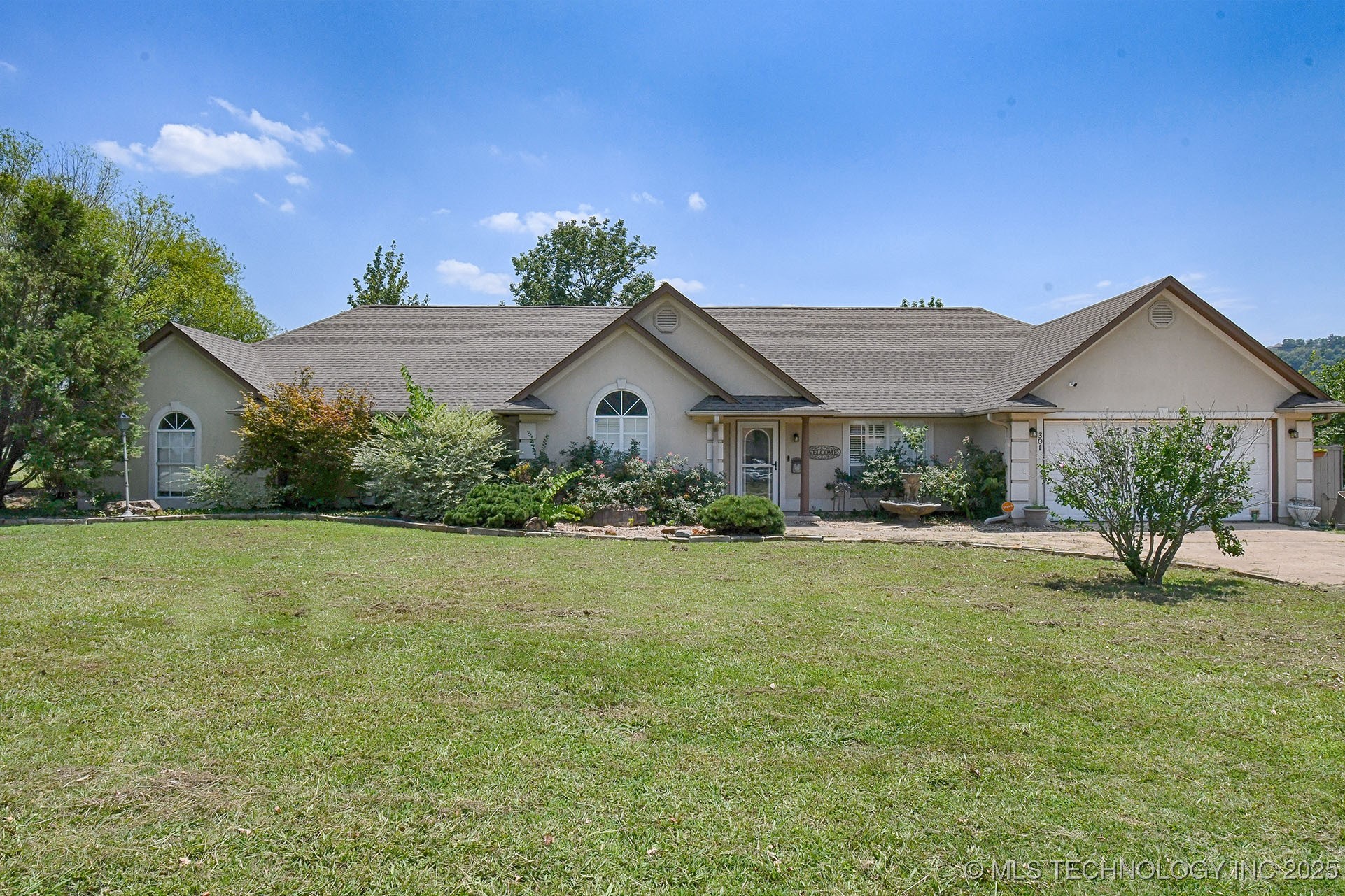 301 Strippit Property Photo