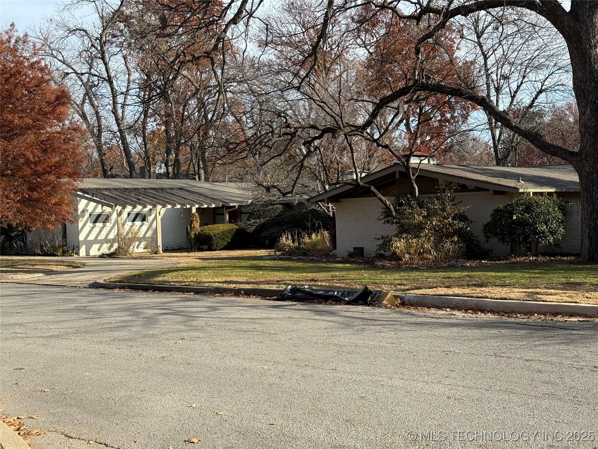 3303 S Florence Avenue Property Photo