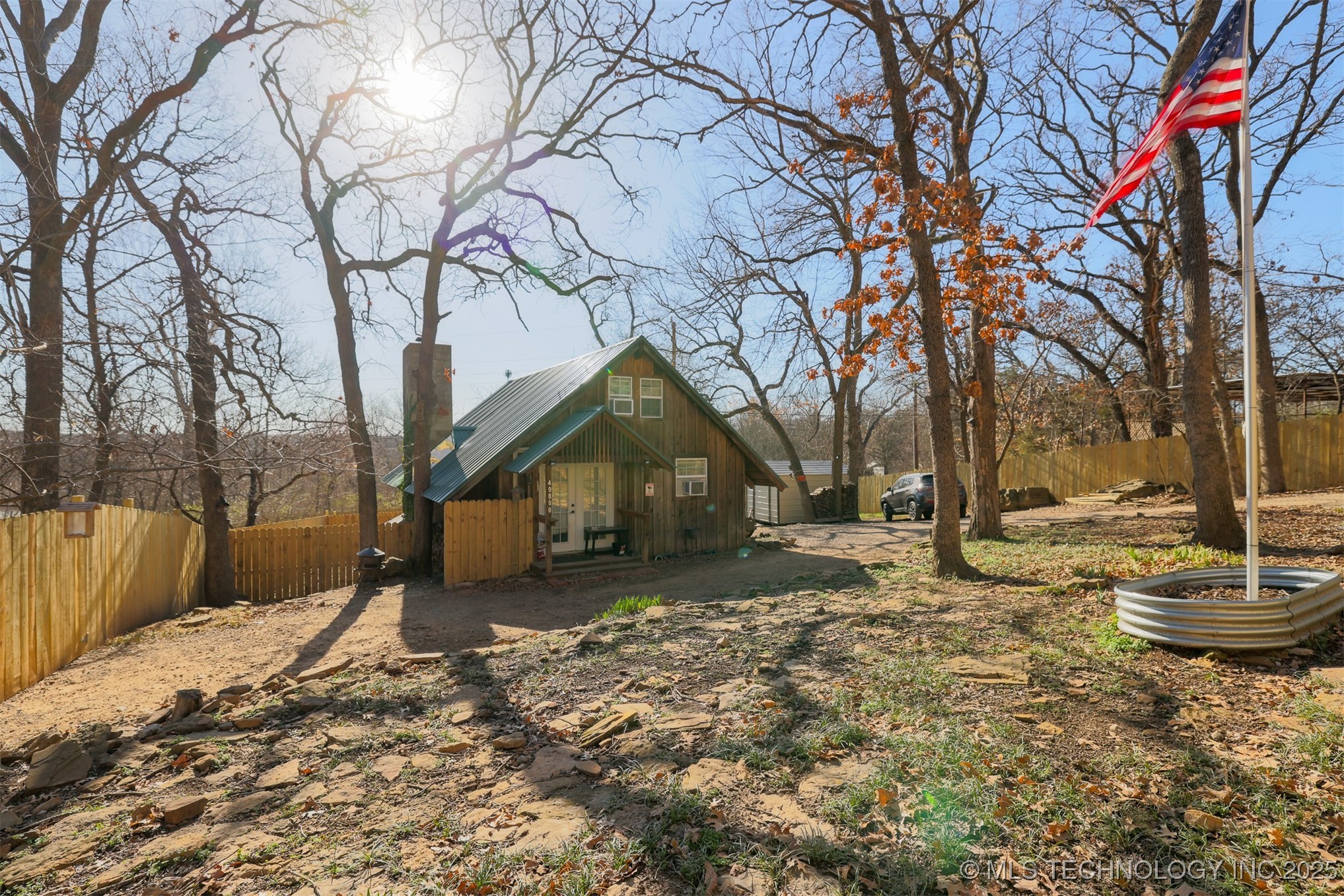 49800 N Lakeland Drive Property Photo