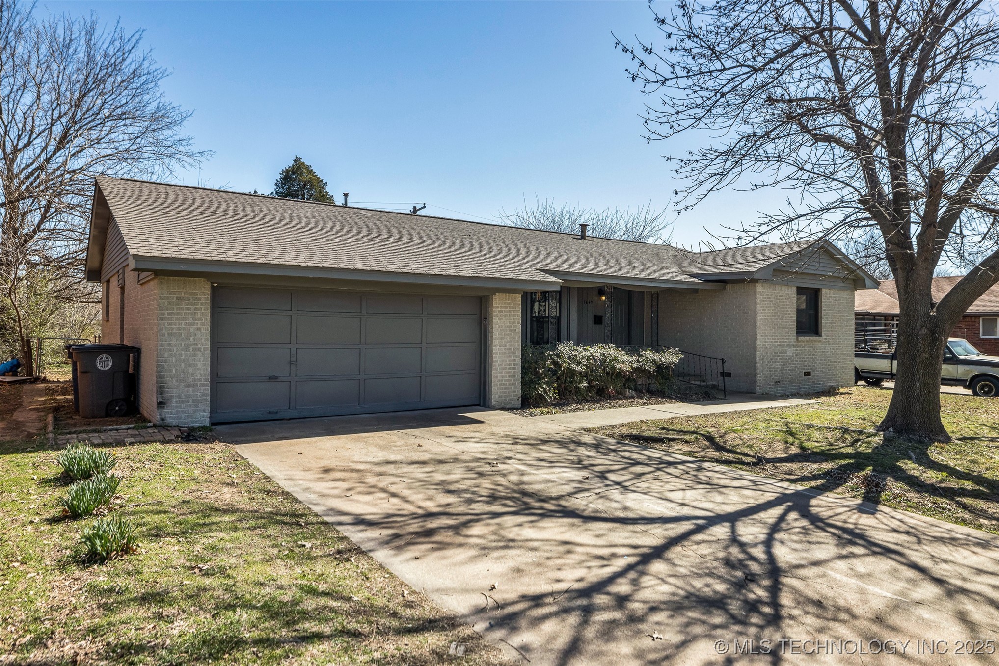 2649 S 74th East Avenue Property Photo
