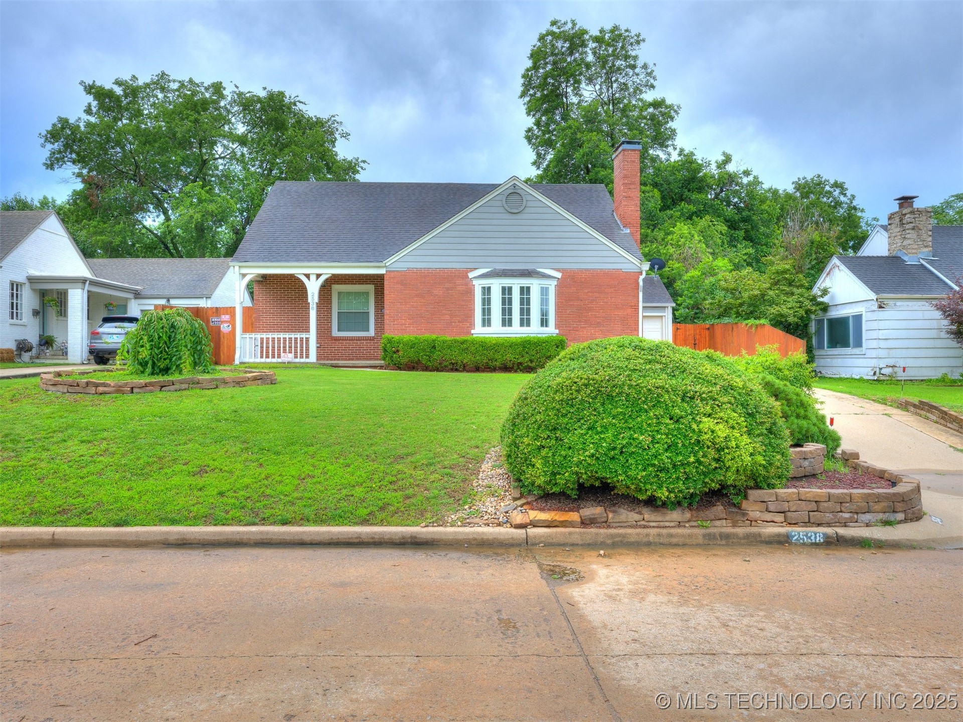 2538 E 17th Place Property Photo 1